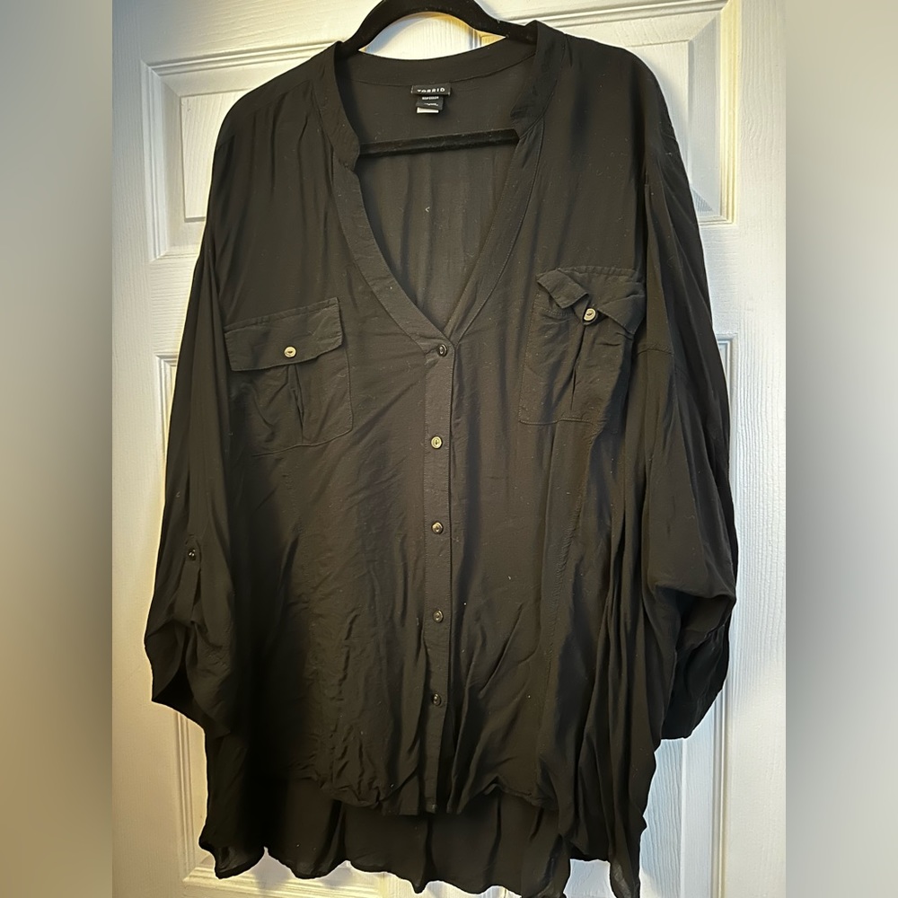 3/4 length V-Neck Button Up Black Blouse